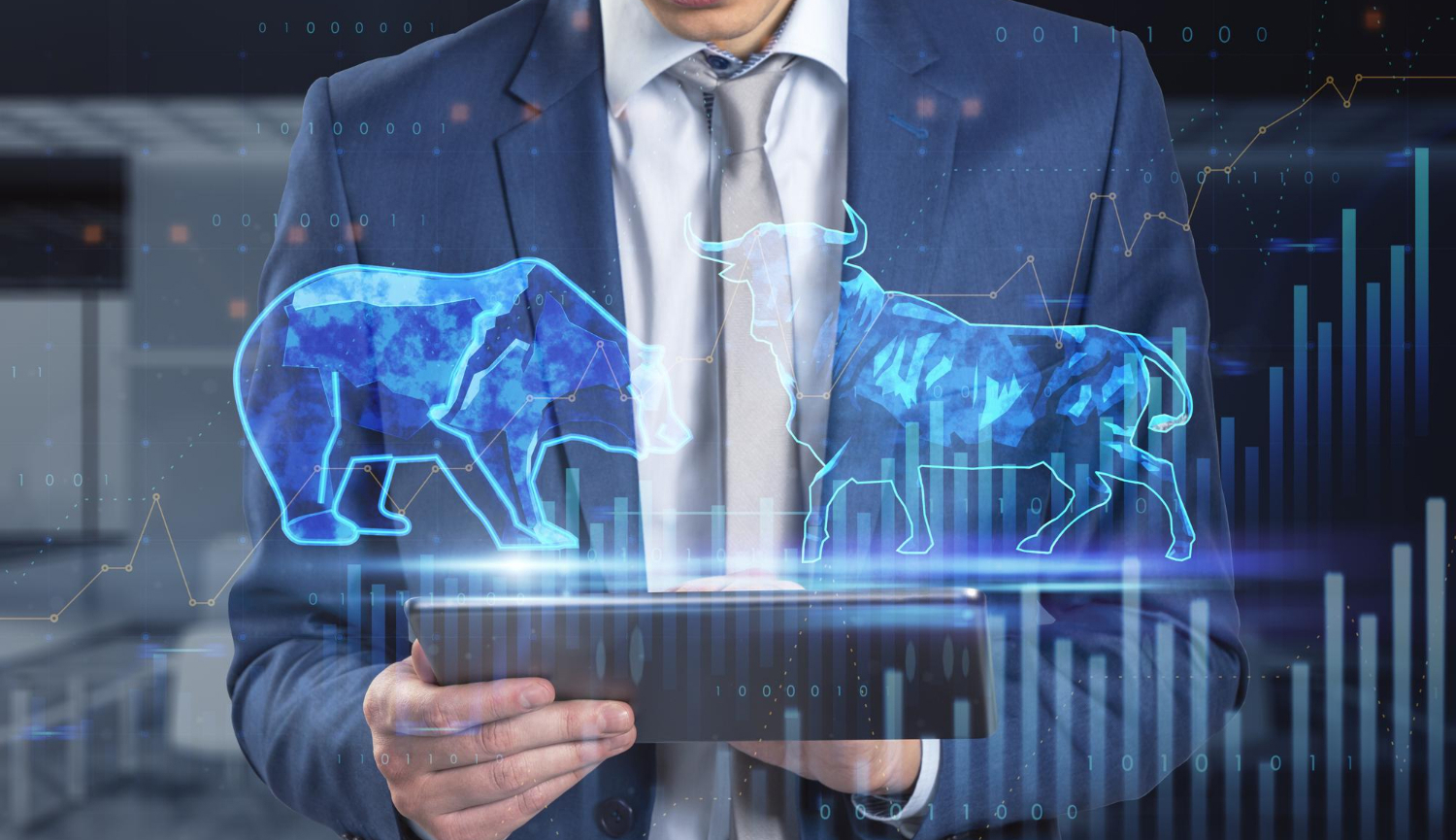 Algorithmic Trading vs. Traditional Methods: Performance Analysis and Risk Assessment